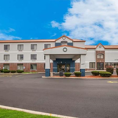 Suburban Studios Milwaukee Airport 外观 照片