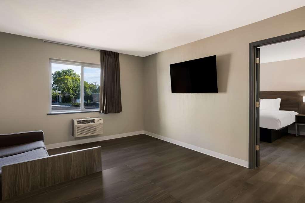 Suburban Studios Milwaukee Airport 客房 照片