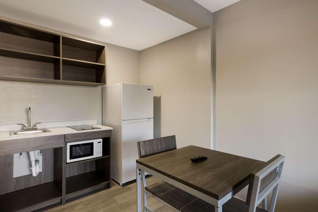 Suburban Studios Milwaukee Airport 客房 照片